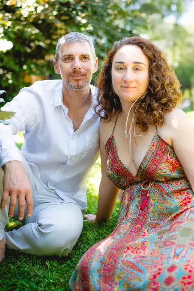 G&J-6 - 400x600 Julie Amsellem et Guillaume Hervé vous accompagnent avec les constellations familiales à Toulouse pour explorer vos dynamique inconscientes.
